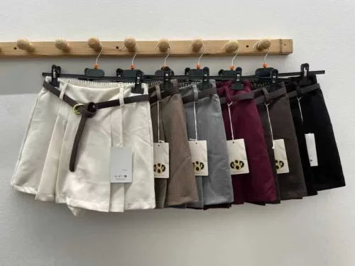 Beunique Fashion Rakott szoknyanadrág övvel Burgundy M