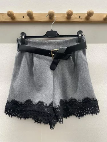 Beunique Fashion Szövet rövidnadrág csipke szegéllyel Szürke One Size