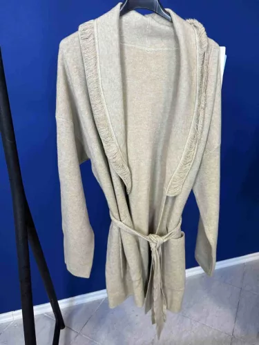 Beunique Fashion Kötött megkötős kardigán gallérján rojtos díszítéssel Beige One Size