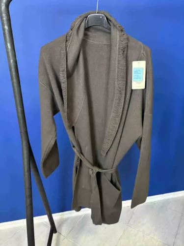 Beunique Fashion Kötött megkötős kardigán gallérján rojtos díszítéssel Coffee One Size