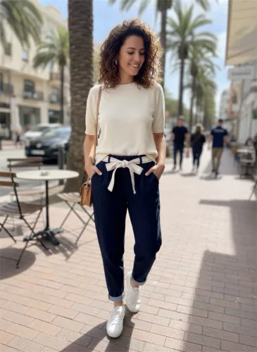 BeUnique Fashion sötétkék farmer anyagú carrot fazonú nadrág övvel L Size