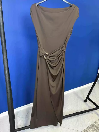 Beunique Fashion Hidegselyem ruha arany csattal Coffee One Size