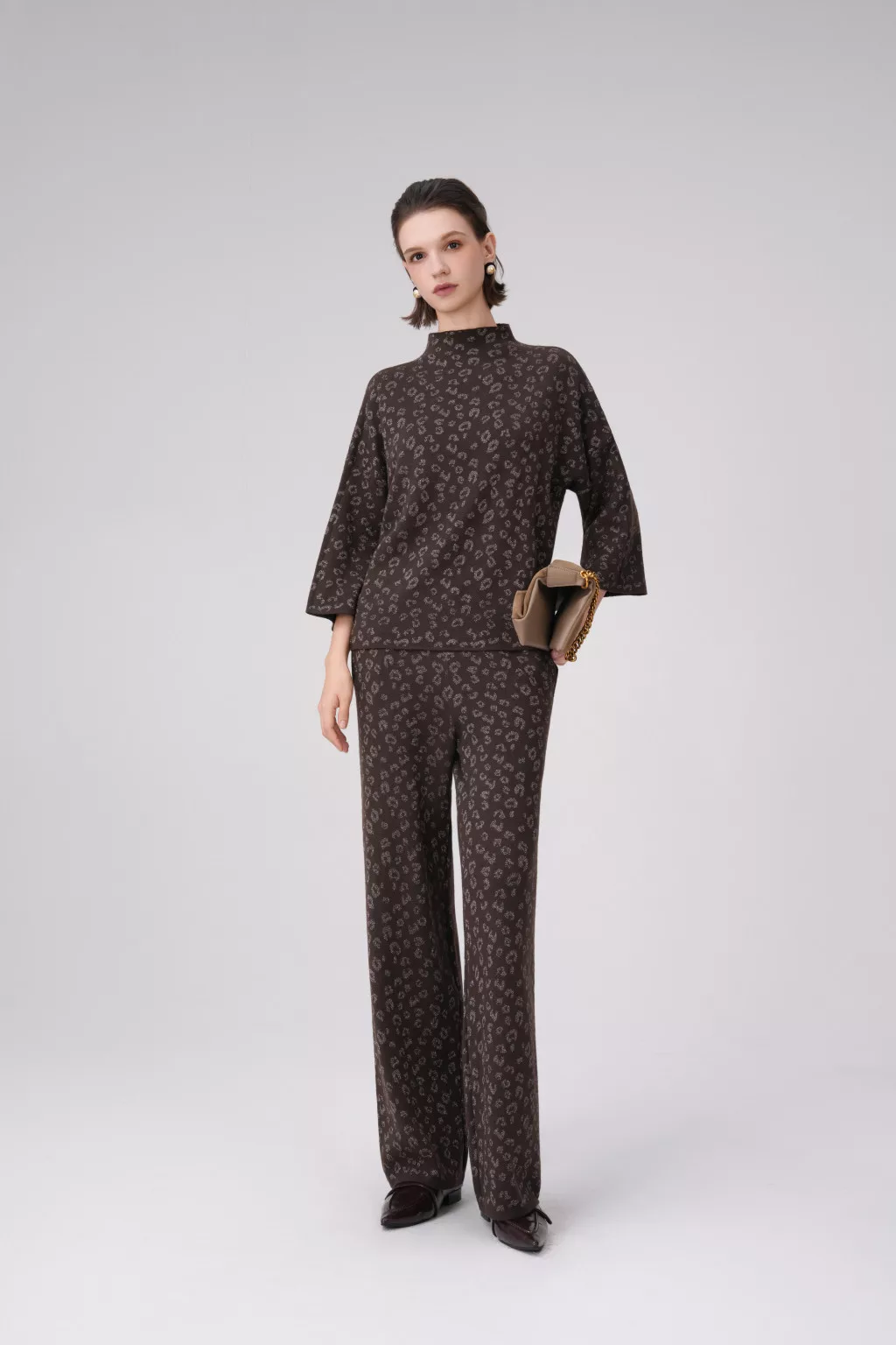 BeUnique Fashion Kötött állatmintás szett fényes szállal Coffee One Size